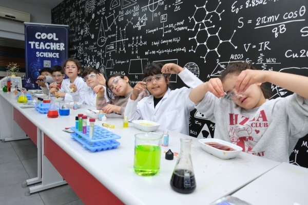 Cool Teacher Science (Bilim Setleri)